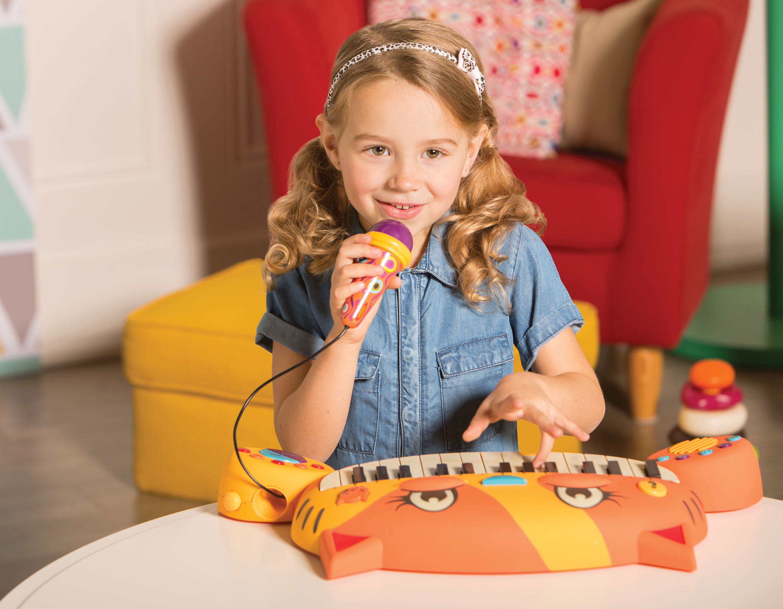 Children′s piano with microphone - Cat